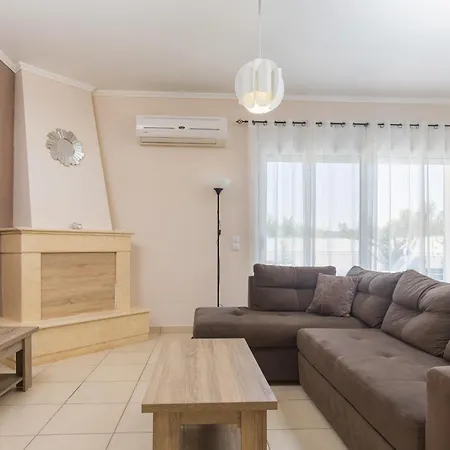 Dennis And Tanya Holiday home *