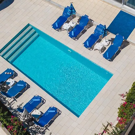 Dennis And Tanya Holiday home *