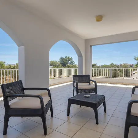 Holiday home Dennis And Tanya Laganas