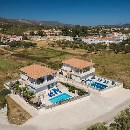 Holiday home Dennis And Tanya *