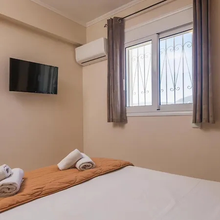 Dennis And Tanya Casa de Férias Laganas