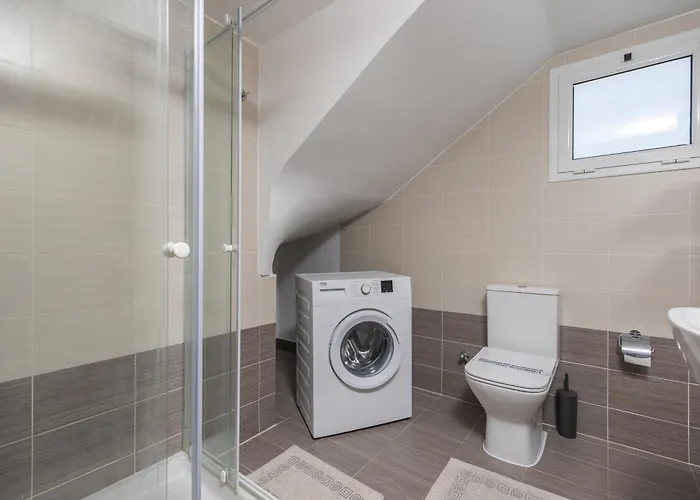 Dennis And Tanya Holiday home *