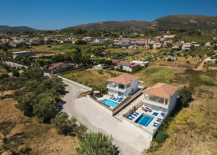 Tatil Evi Dennis And Tanya Laganas