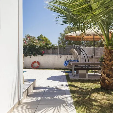 Dennis And Tanya 度假居 *