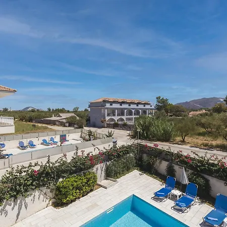 Dennis And Tanya Лаганас