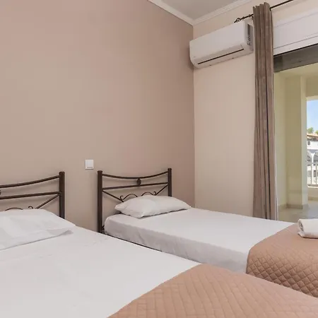 Dennis And Tanya 度假居 *