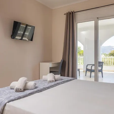 Dennis And Tanya Дом отдыха