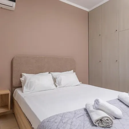 Dennis And Tanya Дом отдыха Лаганас