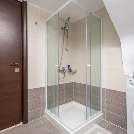 Dennis And Tanya Лаганас