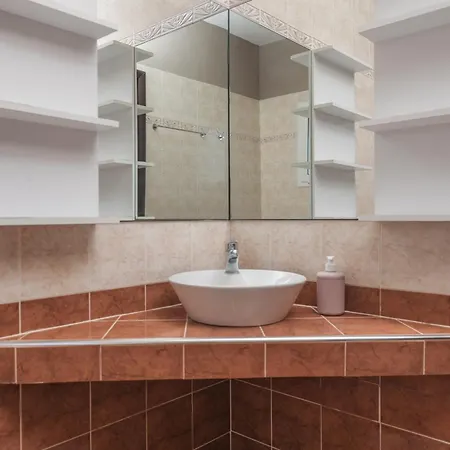 Dennis And Tanya Лаганас