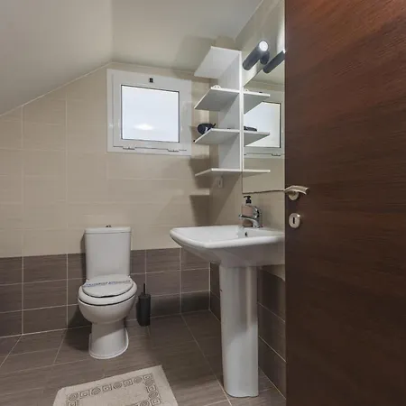 Dennis And Tanya Дом отдыха *